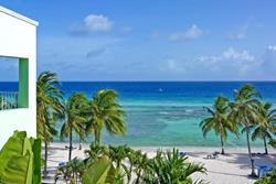 Coconut Court Hotel - Barbados. Beach.